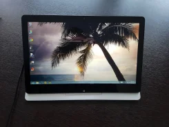 Sony VAIO Fit. 13.3", 1,6����, ��� 4 ��, ���� 128���, WiFi, Bluetooth, ����������� �� 3��. ����