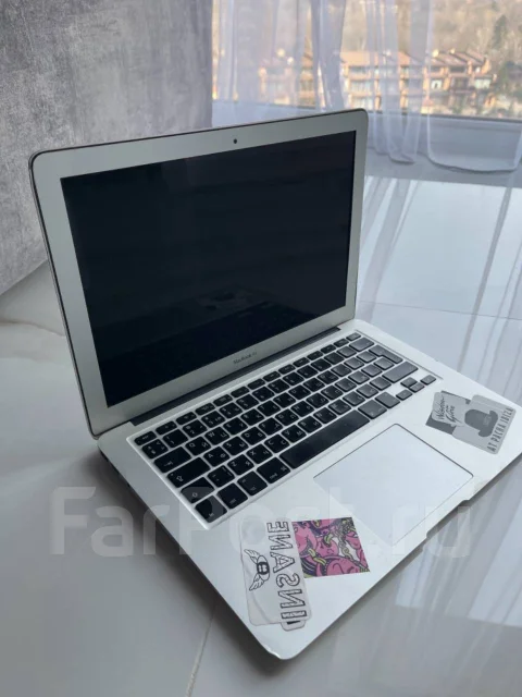 Apple MacBook Air 13 2011 Mid. 13", 1,8����, ��� 4 ��, ���� 251���, WiFi: 1, Bluetooth: 1, ����������� �� 4��. ����