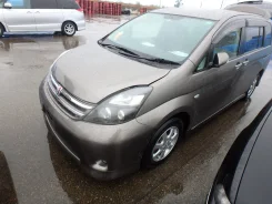Toyota Isis. ZGM10W, 2ZRFAE ����
