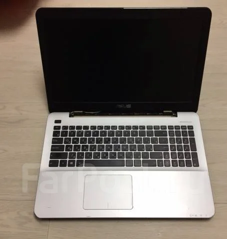 Asus X555L. 15.6", 2 400����, ��� 8 ��, ���� 1 000���, WiFi: 1, Bluetooth: 1, ����������� �� 1��. ����