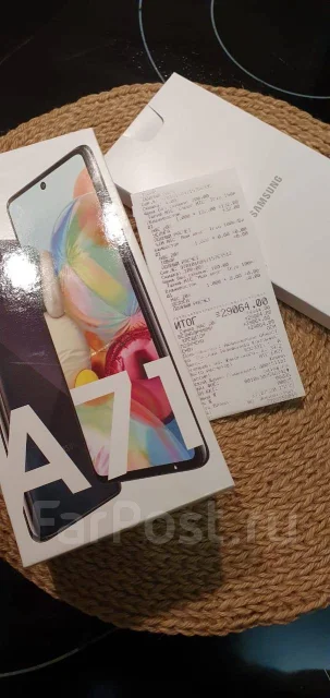 Samsung Galaxy A71. �/�, ������, 4G LTE, Dual-SIM, NFC ����