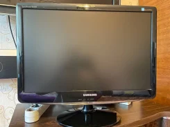 Samsung. 22" ����