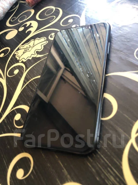 Apple iPhone X. �/�, ������, 3G, 4G LTE, ����������, NFC ����