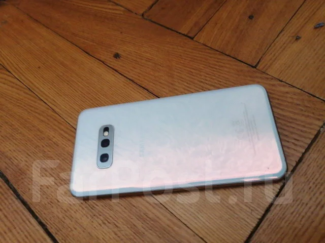 Samsung Galaxy S10e. �/�, �����, 4G LTE, NFC ����