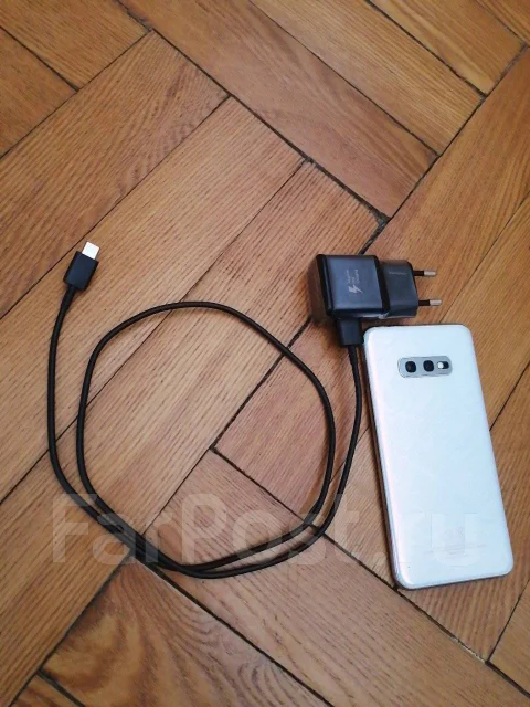 Samsung Galaxy S10e. �/�, �����, 4G LTE, NFC ����