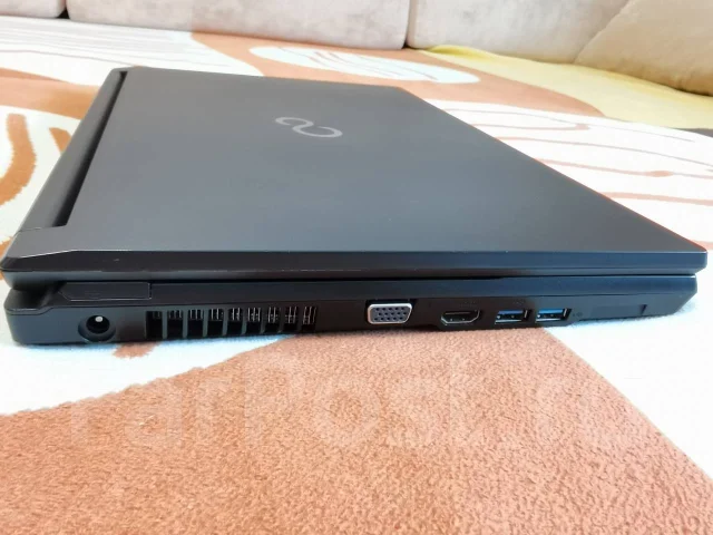 Fujitsu LifeBook A. 15.6", 2,5����, ��� 8 ��, ���� 320���, WiFi: 1, Bluetooth: 1, ����������� �� 1��. ����