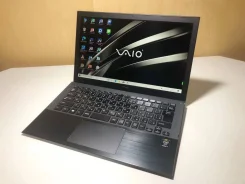 Sony VAIO. 13.3", 2����, ��� 8 ��, ���� 512���, WiFi: 1, Bluetooth: 1 ����