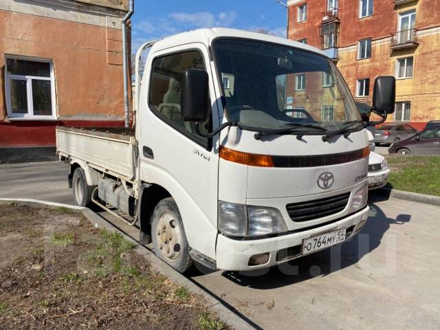 Грузовик toyota dyna