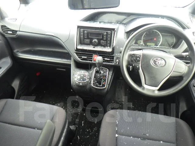 Toyota Voxy. ZRR85, 3ZR ����