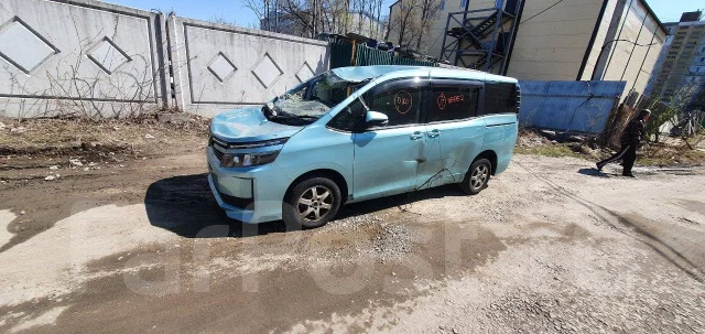 Toyota Voxy. ZRR85, 3ZR ����