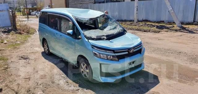 Toyota Voxy. ZRR85, 3ZR ����