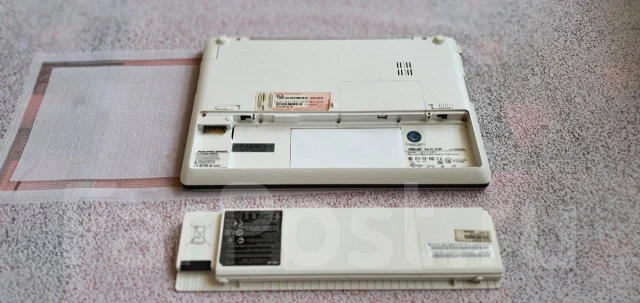 Asus Eee PC 1018P. 10", 1 833����, ��� 2048 ��, ���� 120���, WiFi: 1, Bluetooth: 1, ����������� �� 4��. ����