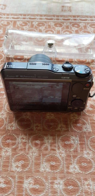 Sony Cyber-shot DSC-HX30V. 15 - 19.9 ��, ���: 14� � ����� ����