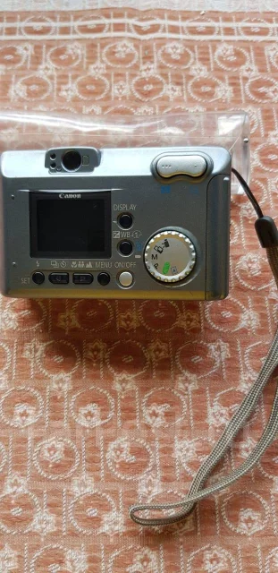 Canon PowerShot A30. ����� 4-� ��, ���: 7� ����