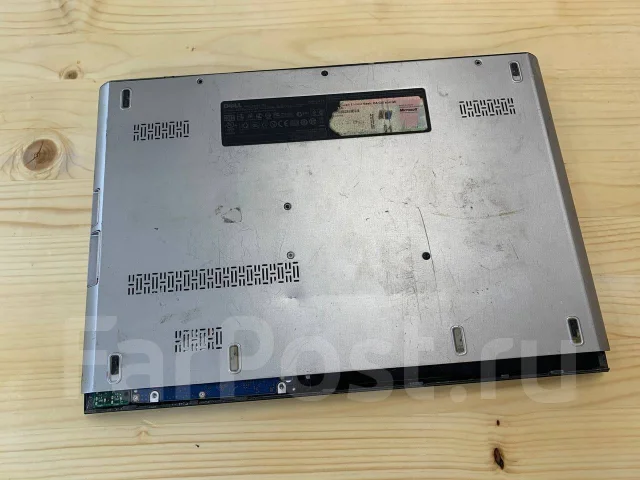 Dell Vostro V13. 13.3", 2����, ��� 1024 ��, ���� 500���, WiFi: 1, Bluetooth: 1 ����