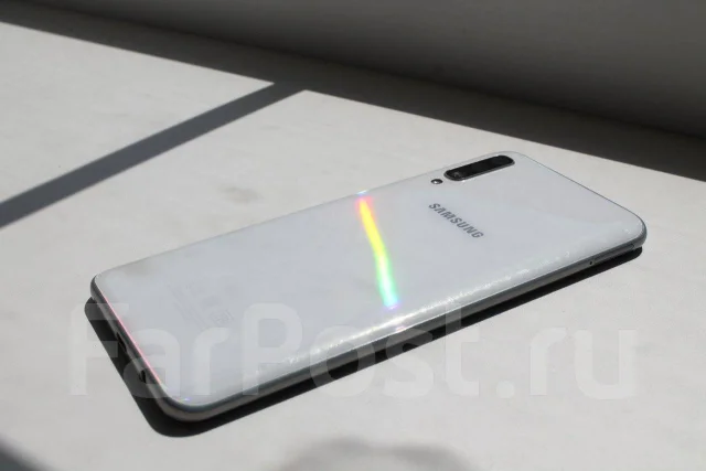 Samsung Galaxy A50. �/�, �����, 4G LTE, Dual-SIM, NFC ����