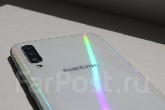 Samsung Galaxy A50. �/�, �����, 4G LTE, Dual-SIM, NFC ����