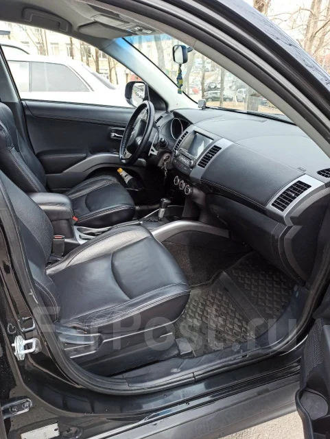 Mitsubishi Outlander. ��������, 4wd, 2.4 (170��.�.), ������, 136 000����. �� ����