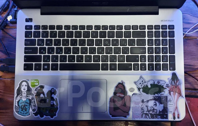 Asus X555L. 15.6", 2,4����, ��� 12 ��, ���� 500���, WiFi: 1, Bluetooth: 1, ����������� �� 3��. ����