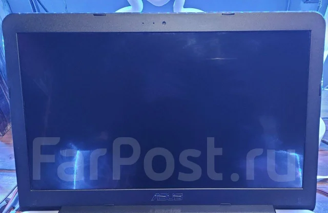 Asus X555L. 15.6", 2,4����, ��� 12 ��, ���� 500���, WiFi: 1, Bluetooth: 1, ����������� �� 3��. ����