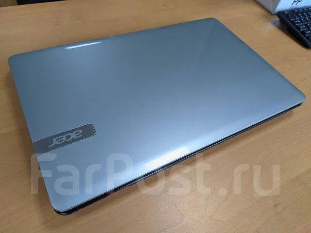 Acer Aspire E1-772G. 17.3", 2,4����, ��� 4 ��, ���� 500���, WiFi: 1, Bluetooth: 1, ����������� �� 3��. ����