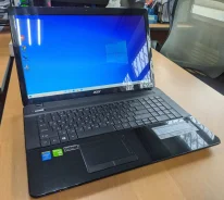 Acer Aspire E1-772G. 17.3", 2,4����, ��� 4 ��, ���� 500���, WiFi: 1, Bluetooth: 1, ����������� �� 3��. ����