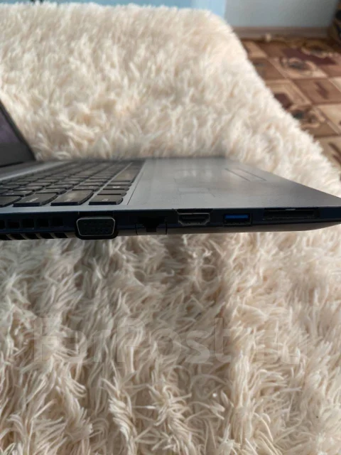 Lenovo IdeaPad 300-15IBR. 15.6", 1,6����, ��� 4 ��, ���� 500���, WiFi: 1, Bluetooth: 1, ����������� �� 5��. ����