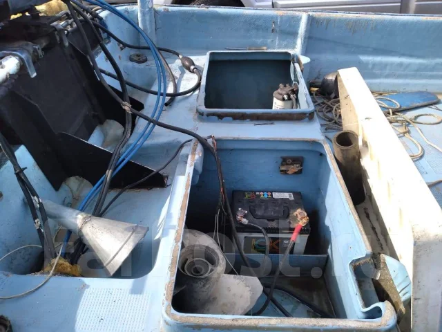 Marine Six. 1990 ���, ����� 7��., ��������� ��� ���������, 120��.�. ����