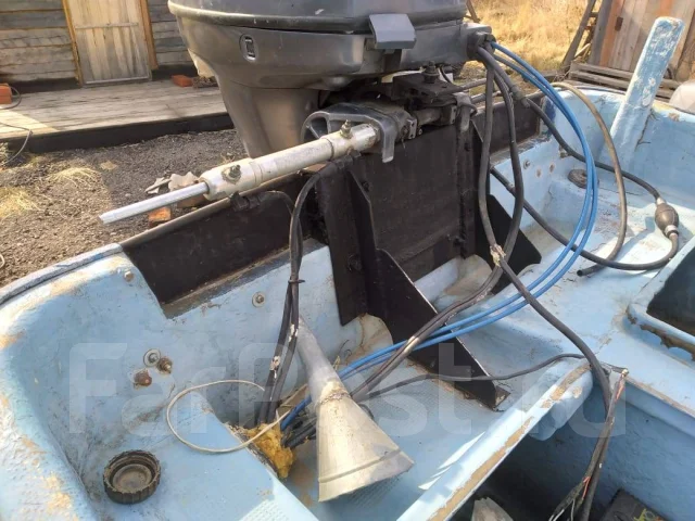 Marine Six. 1990 ���, ����� 7��., ��������� ��� ���������, 120��.�. ����