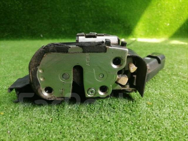 замок багажника toyota corolla 120 кузов. замок двери левой королла 120. замок двери тойота королла 120. замок багажника королла 100. тойота королла замок водительской двери.