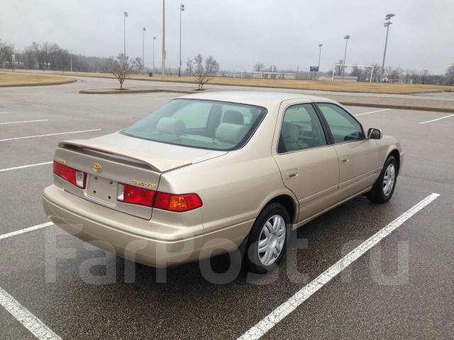 Toyota camry 2000 год фото