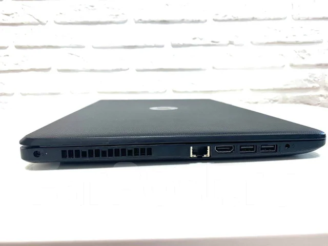 HP 15. 15.6", 1,6����, ��� 4 ��, ���� 500���, WiFi: 1, Bluetooth: 1, ����������� �� 11��. ����