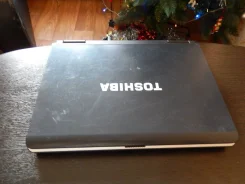 Toshiba Satellite L40. 15.4", ��� 512 ��, ���� 120���, WiFi: 1, Bluetooth: 1, ����������� �� 1��. ����