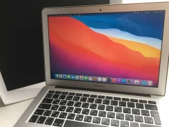 Apple MacBook Air 13 2017 Mid MQD32. 13.3", 1,8����, ��� 8 ��, ���� 128���, WiFi: 1, Bluetooth: 1, ����������� �� 12��. ����