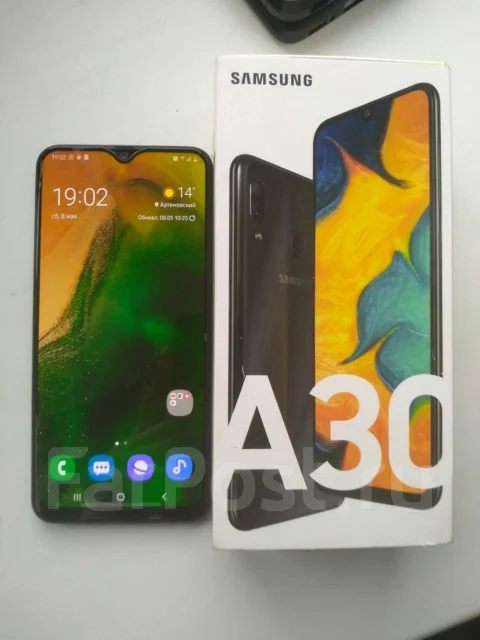 Samsung Galaxy A30. �/�, �����, 3G, 4G LTE, Dual-SIM, NFC ����