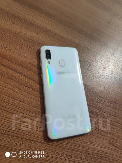 Samsung Galaxy A40. �/�, �����, Dual-SIM ����