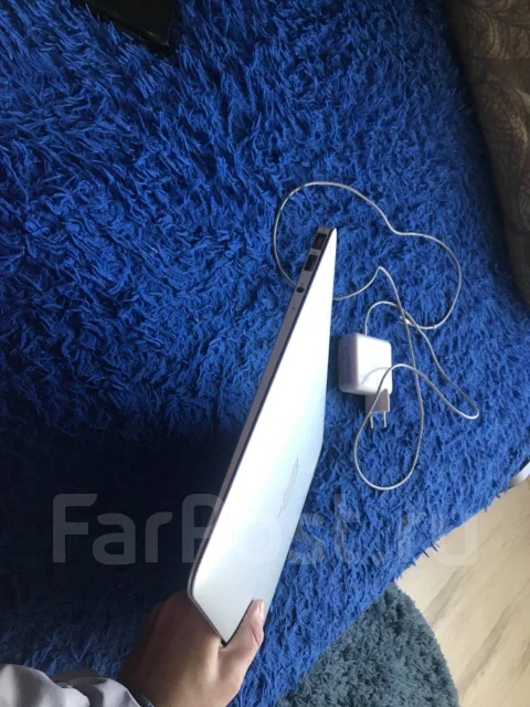 Apple MacBook Air 13 2010 Late. 13.3", ��� 2048 ��, ���� 128���, WiFi: 1, Bluetooth: 1 ����