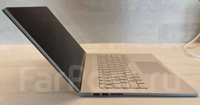 Microsoft Surface Book. 13.5", 3,5����, ��� 8 ��, ���� 256���, WiFi: 1, Bluetooth: 1, ����������� �� 17��. ����