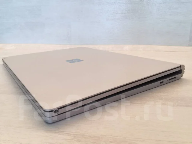 Microsoft Surface Book. 13.5", 3,5����, ��� 8 ��, ���� 256���, WiFi: 1, Bluetooth: 1, ����������� �� 17��. ����
