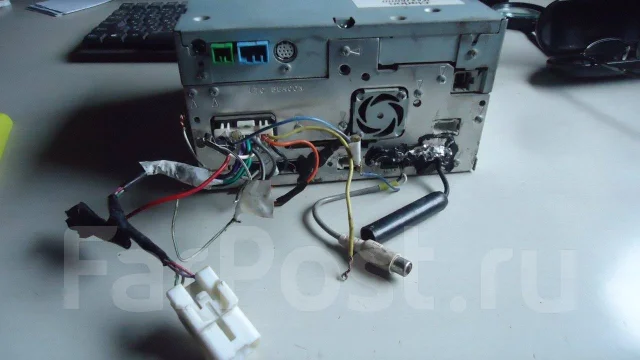 Clarion MAX760HD ����