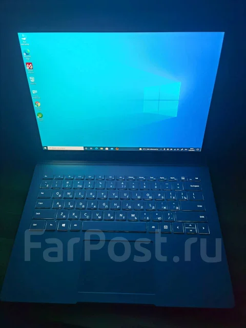 Microsoft Surface Book. 13.5", 3,5����, ��� 8 ��, ���� 256���, WiFi: 1, Bluetooth: 1, ����������� �� 17��. ����