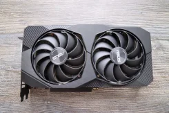 Radeon RX 5500 XT ����