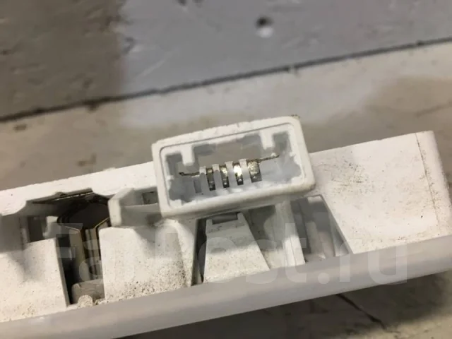 Как снять плафон освещения салона рено каптур - 90 фото