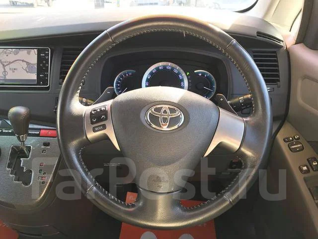 Toyota Isis. ��������, ��������, 1.8 (143��.�.), ������, �/�. ��� ����� �� ������������ ����