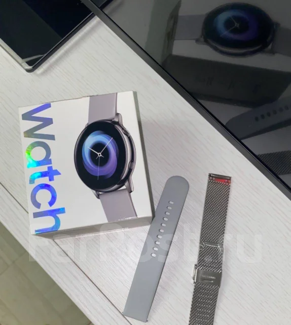 Samsung Galaxy Watch Active. GPS, NFC, IP67 ����