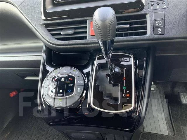 Toyota Noah. ��������, 4wd, 2.0 (152��.�.), ������, 45 000����. ��, �/�. ��� ����� �� ������������ ����