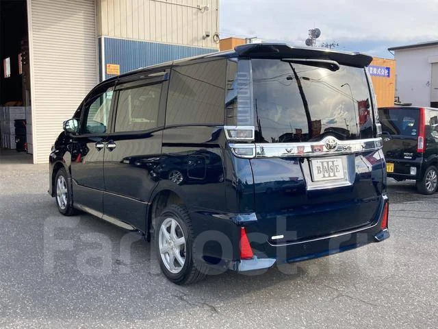 Toyota Voxy. ��������, 4wd, 2.0 (152��.�.), ������, 25 000����. ��, �/�. ��� ����� �� ������������ ����