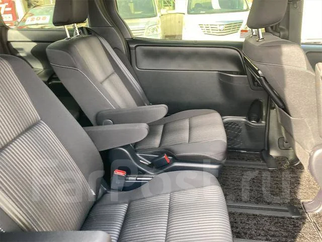 Toyota Voxy. ��������, 4wd, 2.0 (152��.�.), ������, 25 000����. ��, �/�. ��� ����� �� ������������ ����