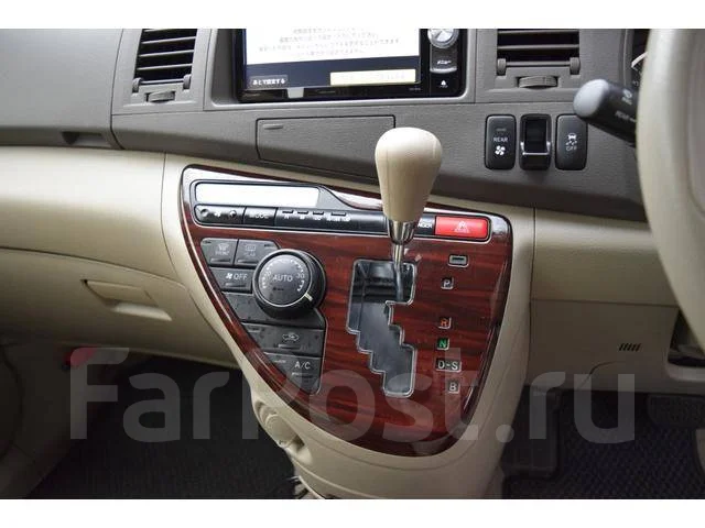 Toyota Isis. ��������, 4wd, 1.8 (130��.�.), ������, 70 000����. ��, �/�. ��� ����� �� ������������ ����