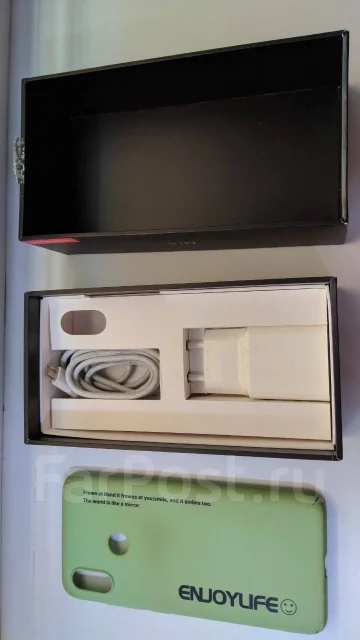 Xiaomi Mi8. �/�, �����, 3G, 4G LTE, NFC ����